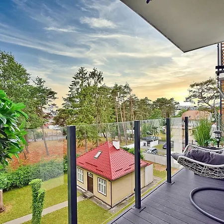 아파트 North Apartments, Pine