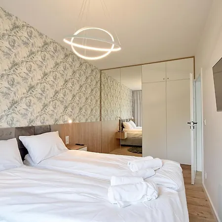 North Apartments, Pine 아파트 미엘노